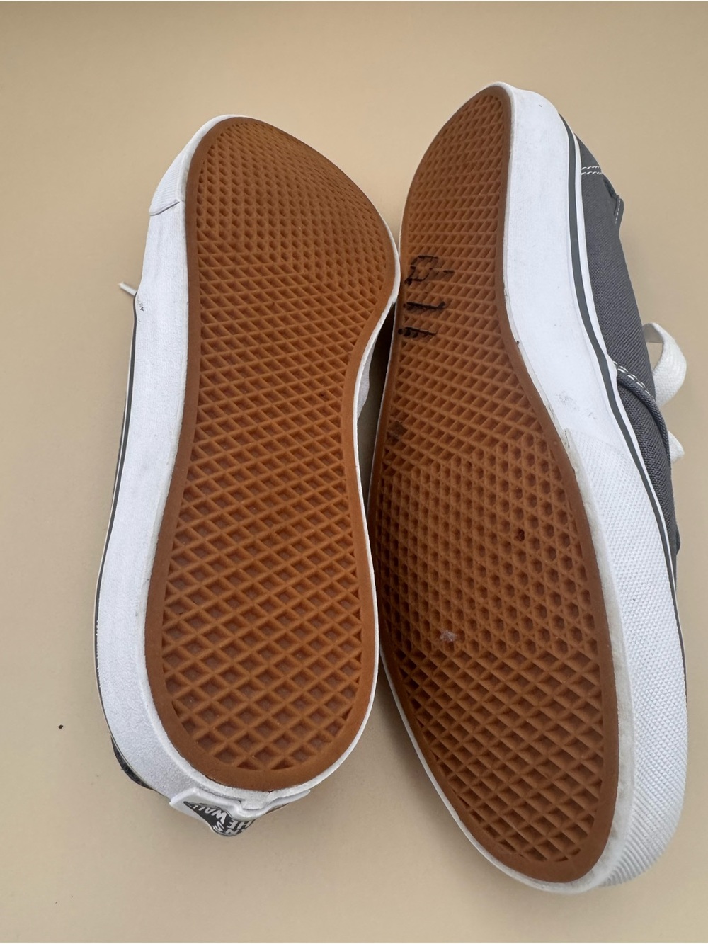 Vans Women’s Classic Gray Canvas Low-Top Ortholite Sneakers size: 9 - Picture 7 of 8